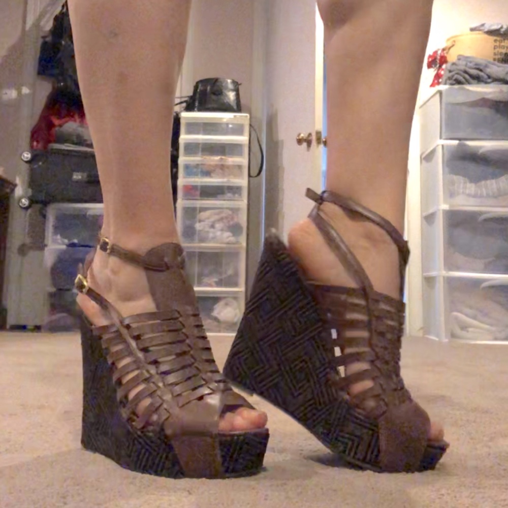 Joan & David caged wedge